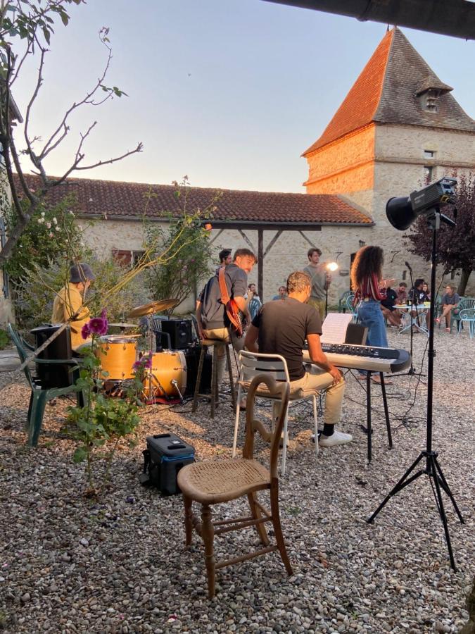 Готель Domaine De Villot Sainte-Colombe-de-Villeneuve Екстер'єр фото