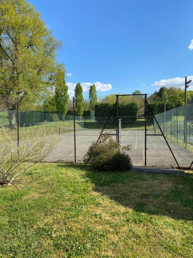 Готель Domaine De Villot Sainte-Colombe-de-Villeneuve Екстер'єр фото