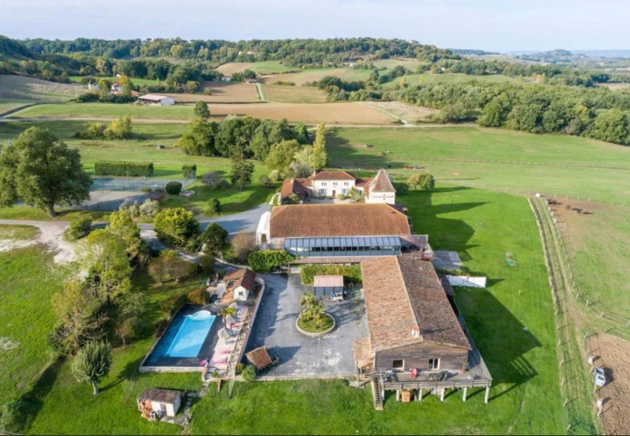 Готель Domaine De Villot Sainte-Colombe-de-Villeneuve Екстер'єр фото
